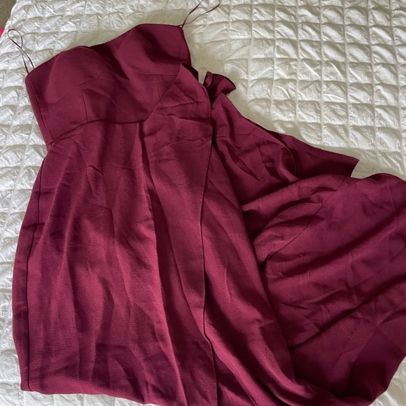 Dress the Poplulation burgundy Kai ruffle open slit maxi dress - Picture 3 of 12